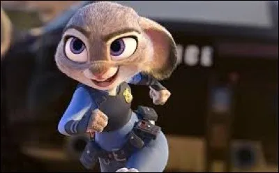 Quel âge la jeune Judy Hopps avait-elle quand elle s'est faite agresser par un renard du nom de Gideon ?