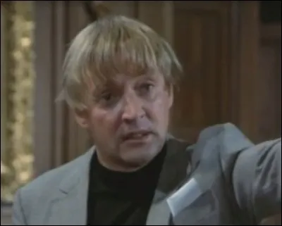 Comment Harold van Wyck tue-t-il sa belle-mère dans "Play Back" ?