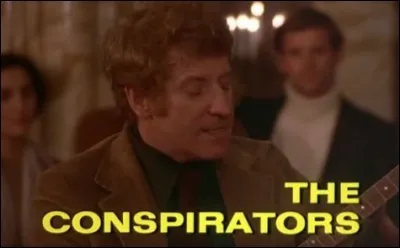 Comment Joe Devlin tue-t-il le trafiquant d'armes dans "Des sourires et des armes" ?