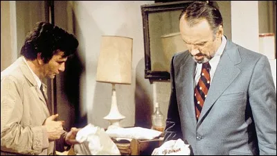 Après avoir aidé son ami, comment le préfet de police tue-t-il sa femme dans "En toute amitié" ?