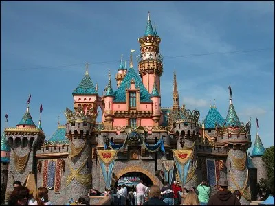 En quelle année a ouvert le parc Disneyland en Californie ?