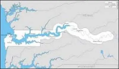 Parmi ces drapeaux lequel est celui de la Gambie ?