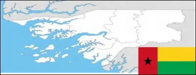 Quel rang occupe la Guinée Bissau en matière de superficie parmi les trois Guinée ?