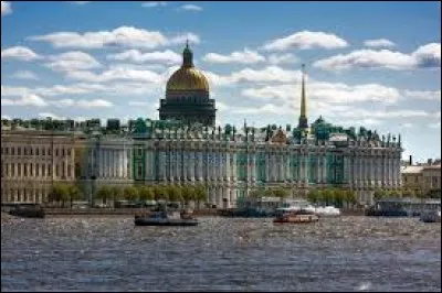 Combien y a-t-il d'habitants environ ?