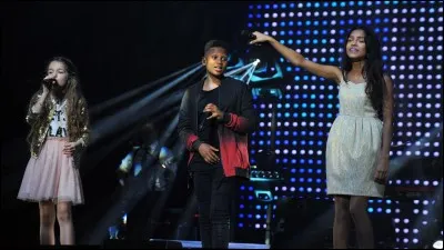 Quelle chanson Erza chante-t-elle en solo pendant un concert ?