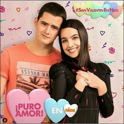 Elle est amoureuse de :