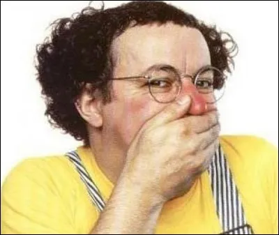 Coluche chantait ces paroles "Ho, qu'il est beau. Ho, qu'il est laid. Le lavabo, le lavabo. Le bidet, le bidet".