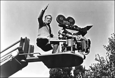 Les Oscars récompensent le meilleur film étranger : depuis 1957 un Oscar est décerné au "meilleur film en langue étrangère". Quel réalisateur italien a été récompensé en 1957 ?