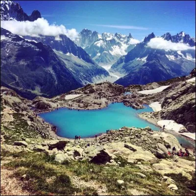 Vous, par contre, vous mentez effrontément !