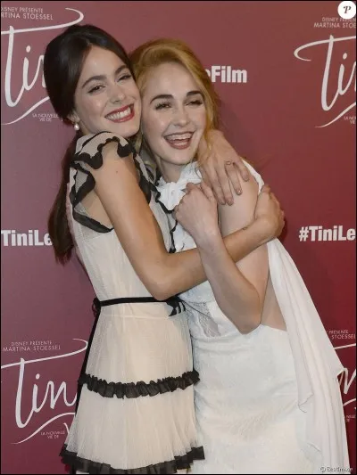 Qui est la meilleure amie de l'actrice qui joue Violetta en dehors de la série ?