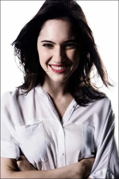 Quel est le nom de la jeune actrice sur cette photo ?