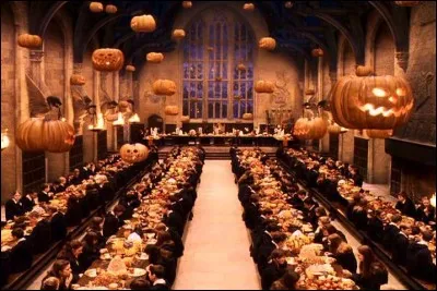 Quel(s) événement(s) n'a(ont) PAS eu lieu le jour de Halloween ? (Halloween 2000, je précise, celui de première année de Harry, Ron et Hermione )