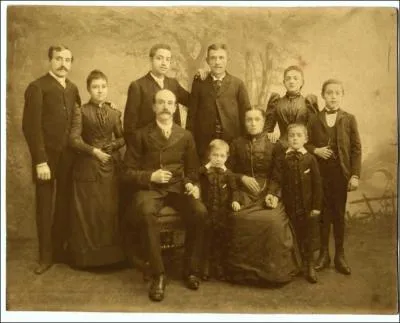 Il tait le 6me d'une famille de ____ enfants.