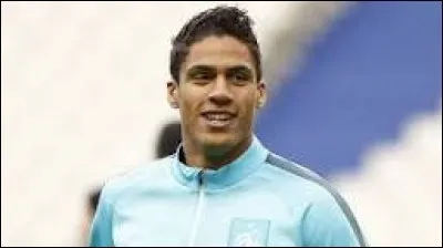 Comment s'appelle ce footballeur ?