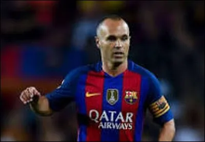 Comment se nomme ce footballeur ?