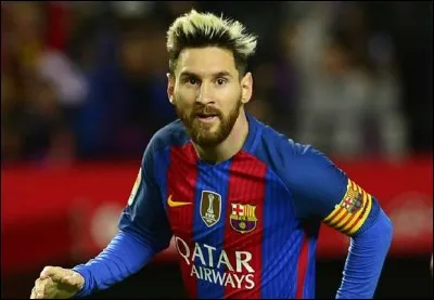 Comment s'appelle ce joueur de football ?