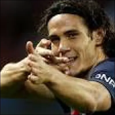 Comment s'appelle ce footballeur ?