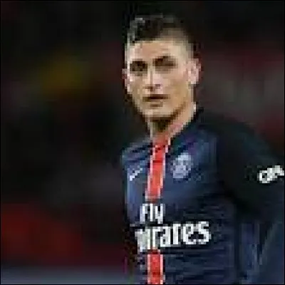 Comment s'appelle ce footballeur ?