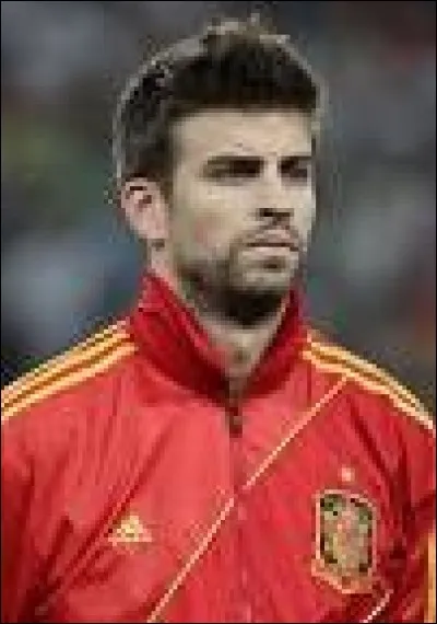 Comment se nomme ce joueur de foot ?