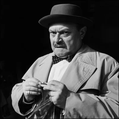 Novembre 1972 : Raymond Souplex a incarné le commissaire Bourrel. Quelle phrase prononçait-il avant de révéler le dénouement de ses enquêtes ?