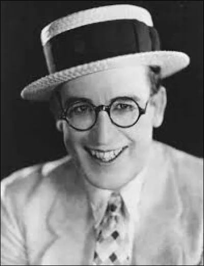 Mars 1971 : Harold Lloyd est un Américain célèbre pour sa carrière dans...