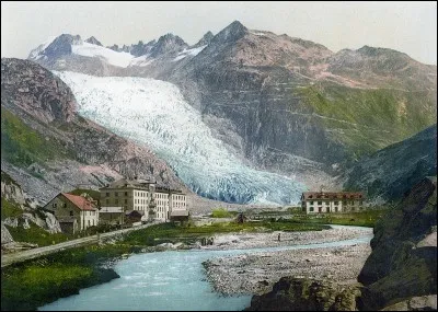 R - Le Rhône prend sa source dans les Alpes suisses, dans le canton du Valais.