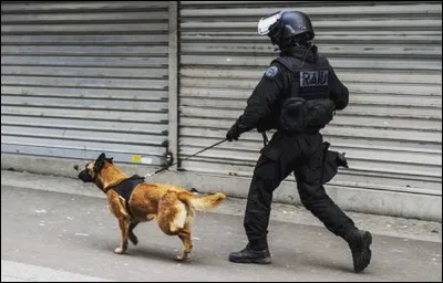 Où est la garnison du RAID ?