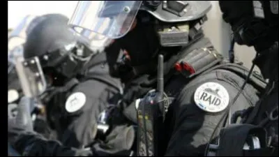 Qui fut le premier chef du RAID ?