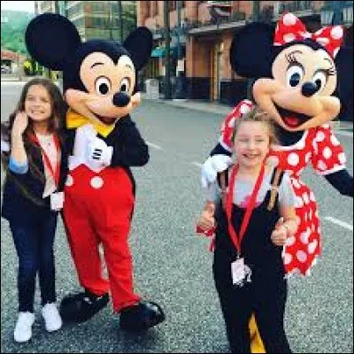 Qui sont ces 2 filles ?