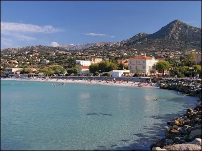 ÎLE-ROUSSE (L) - Dans quel département se situe cette ville portuaire ?