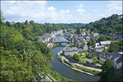 ILLE (L) - Laquelle de ces villes est traversée par cette rivière de Bretagne ?