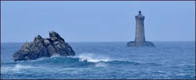 IROISE (MER D') - Les côtes de quelle région sont baignées par cette subdivision de la mer Celtique ?