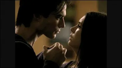 Dans quelle saison a eu lieu leur premier baiser ?