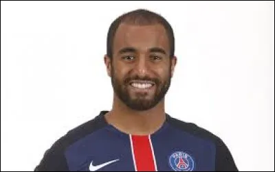 Comment s'appelle ce footballeur ?