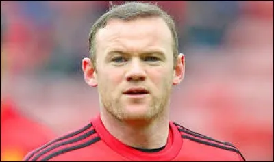 Comment s'appelle ce footballeur ?