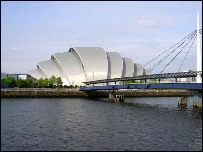 Quel surnom d'animal le Clyde Auditorium de Glasgow porte-t-il ?
