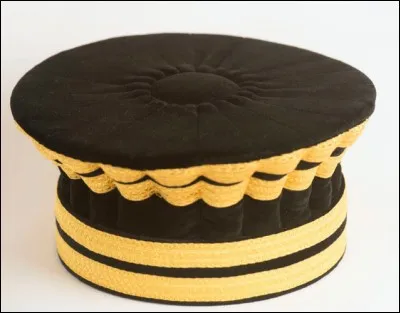 Quel nom, au demeurant un peu lourd, porte cette toque ?