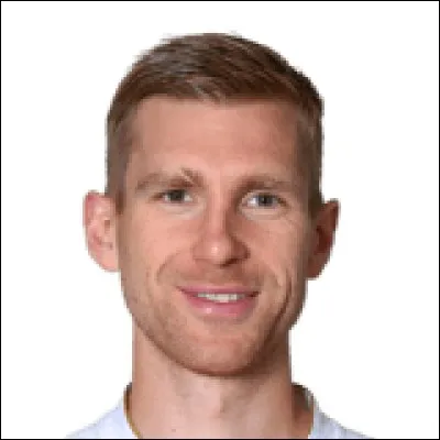 Combien de vitesses Mertesacker a-t-il ?