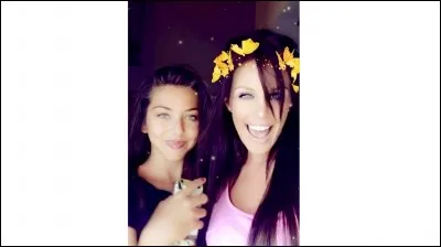 Comment s'appelle sa demi-sur ?