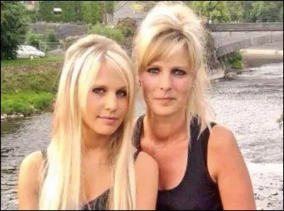 Comment s'appelle sa mère ?