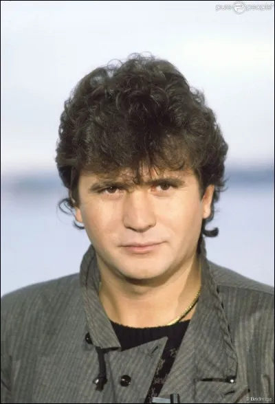 Quel homme est décédé en 1986 lors du Paris-Dakar ?