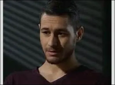 A qui Doumé demande-t-il de tuer Karim ?