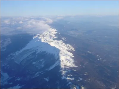 JURA (MASSIF DU) - Comment s'appelle le plus haut sommet (1 720 m) de ce massif franco-suisse ?