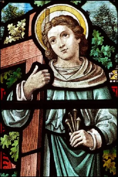 Guillaume a une origine normande. Il vient de will, volonté et de helm, casque.