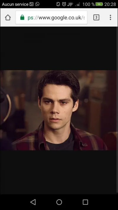 Que prend Stiles tout le temps avec lui ?