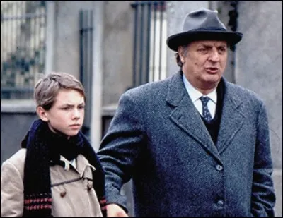 Avec quel enfant Maigret est-il dans un roman de Georges Simenon ?