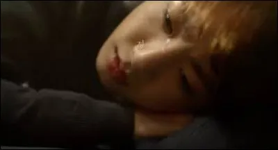 Quel membre a pleuré sur scène à cause du décès de sa grand-mère ?