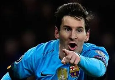 À qui est comparé Lionel Messi pour son style de jeu ?