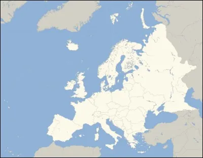 Iris Mittenaere a la particularité d'avoir ramené la couronne de Miss Univers en Europe après une attente de :