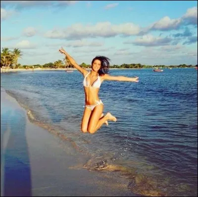 Quelles sont les principales passions et hobbies d'Iris Mittenaere ?